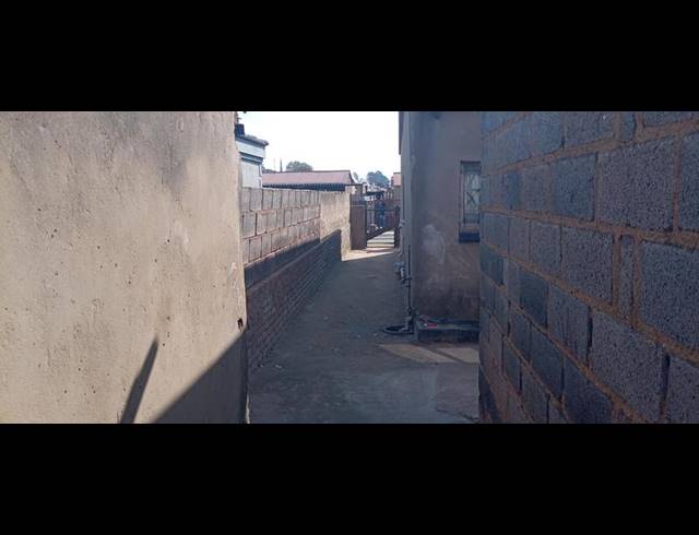 3 BEDROOM HOUSE FOR SALE IN MASHIMONG